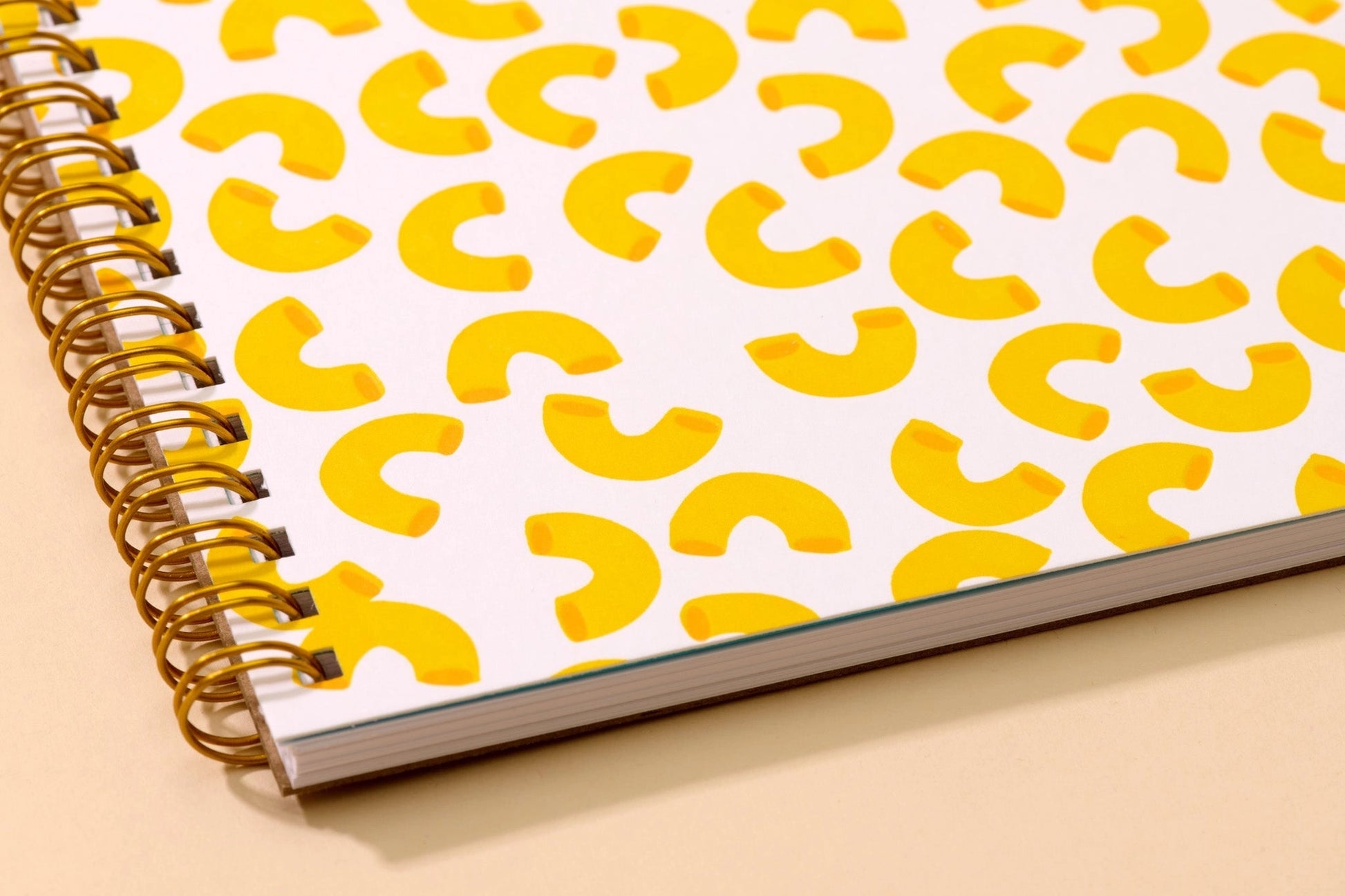 Close up view of macaroni pattern 